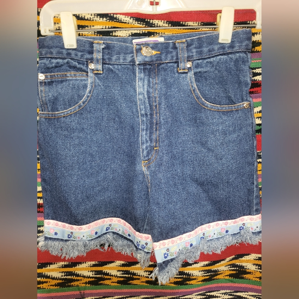 Vintage 90s/Y2K Babydoll Blue Denim Teen Shorts with Floral Trim